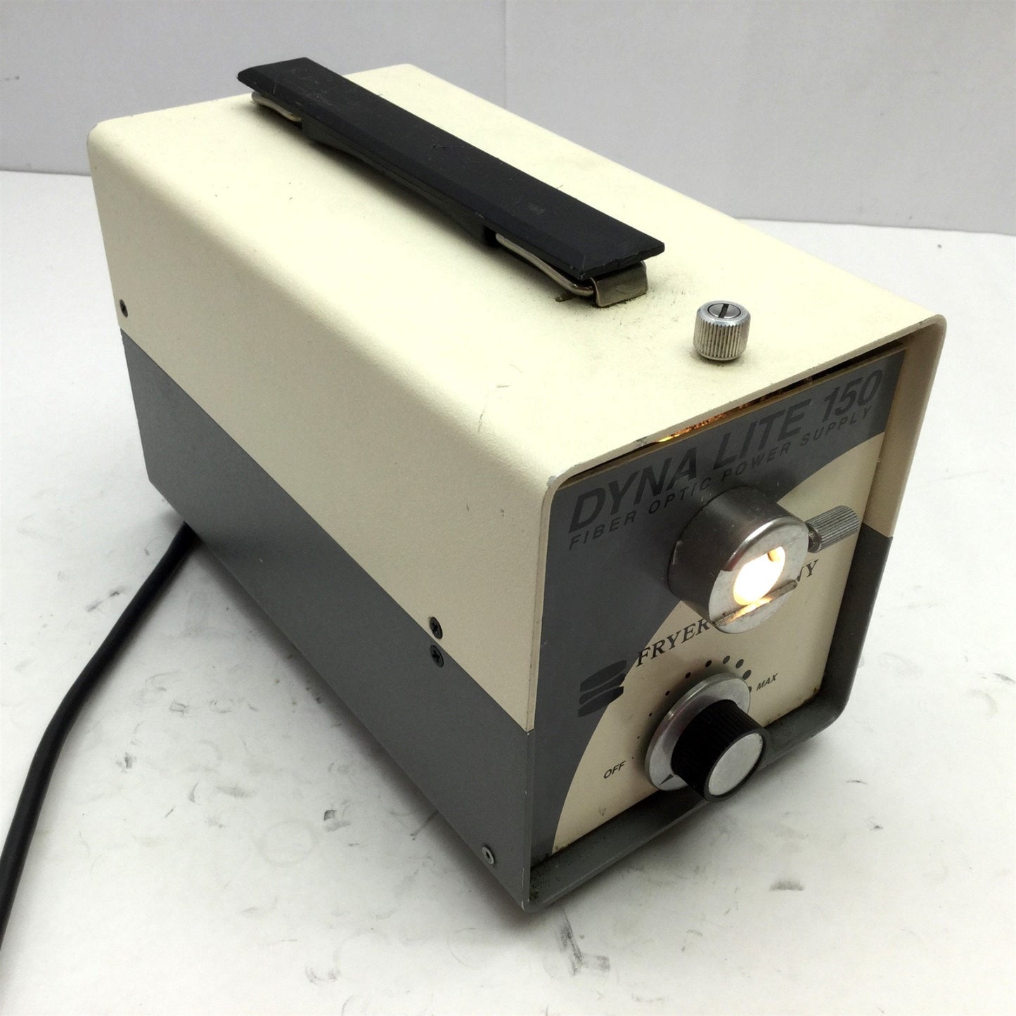 Used Fryer Company DL-150 Dyna-Lite Fiber Optic Light Source 115VAC, 150W 21V EKE