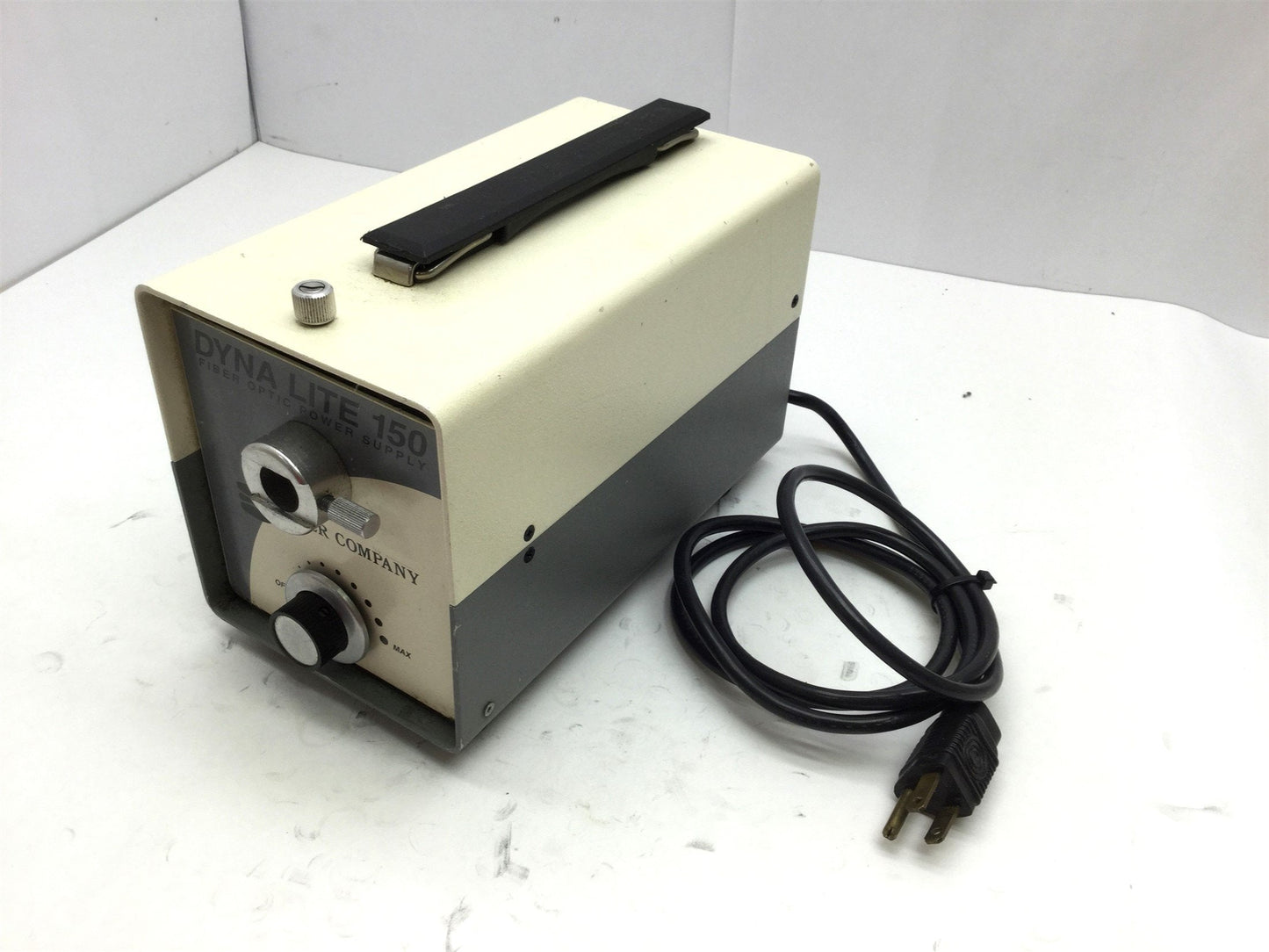 Used Fryer Company DL-150 Dyna-Lite Fiber Optic Light Source 115VAC, 150W 21V EKE