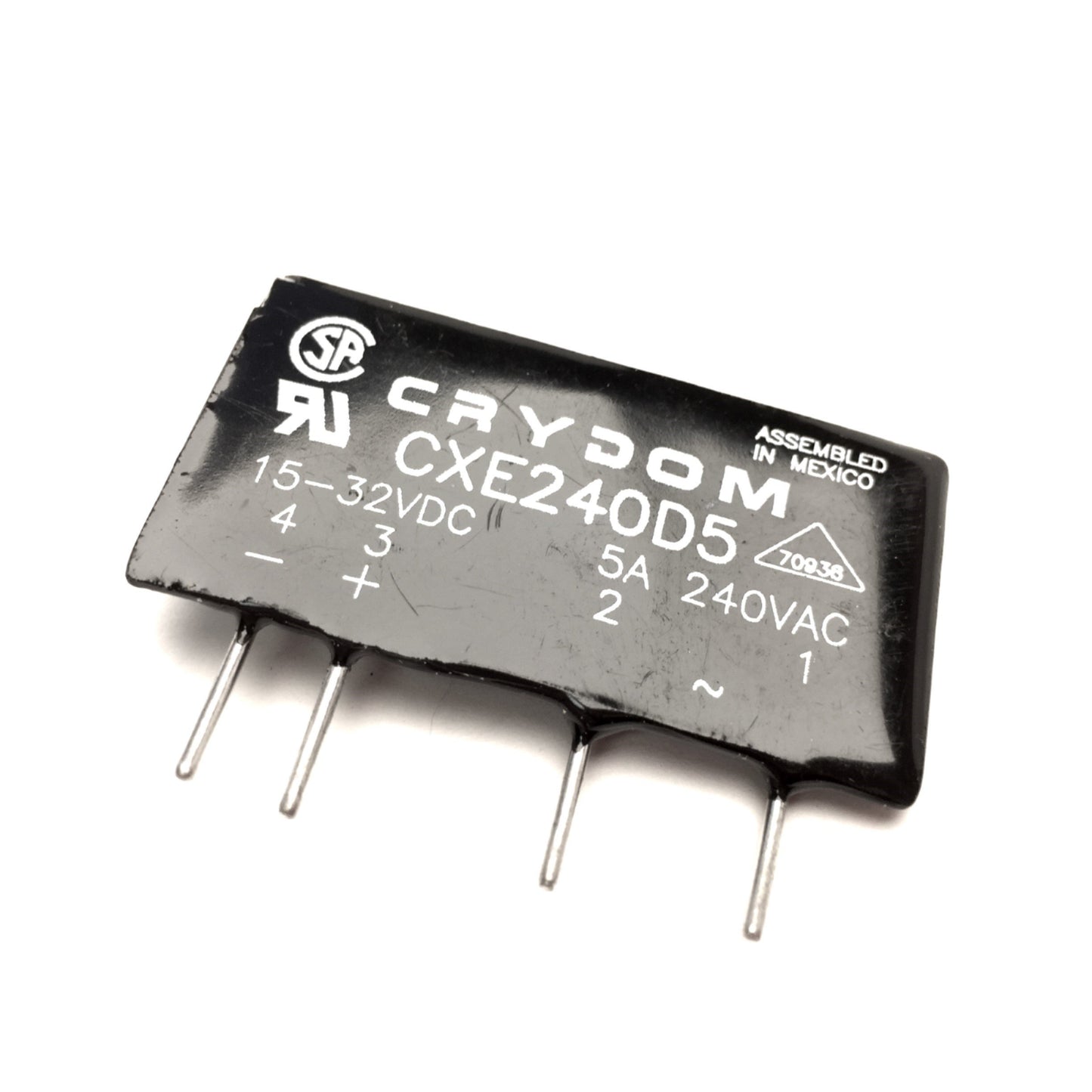 New – Open box Crydom CXE240D5 Solid State Relay 15-32VDC Input 240VAC 5A Load Rating PCB Mount