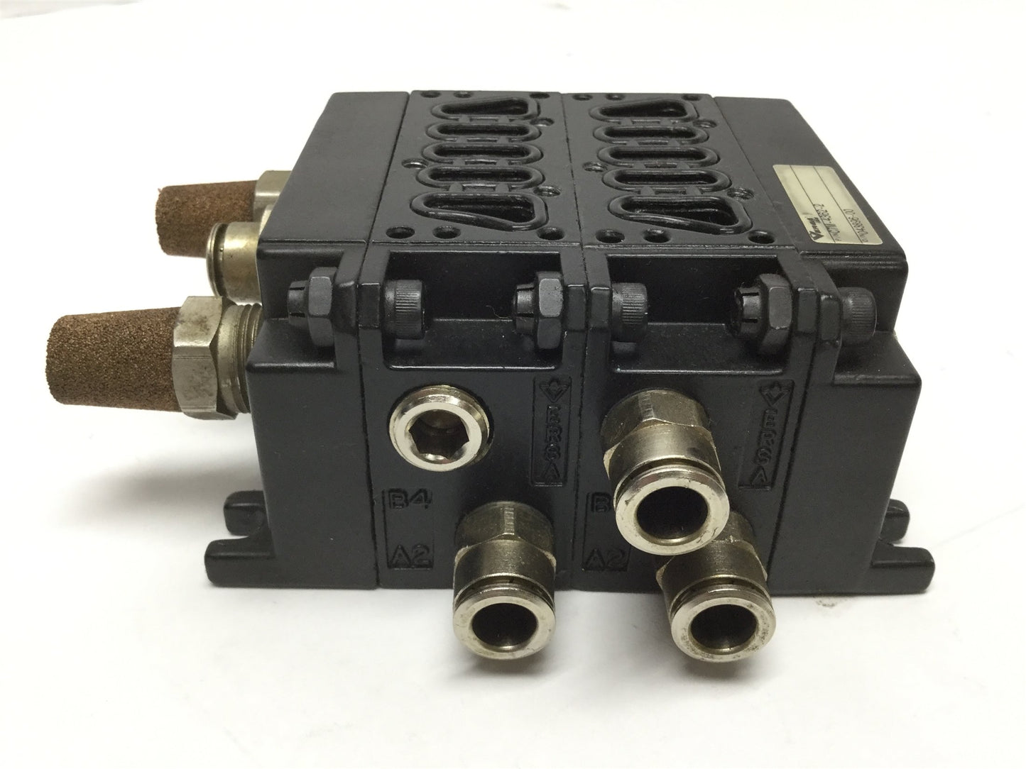 Used Versa C7M-4362-2 Stacking Valve Manifold Assembly, 2-Station, G1/4