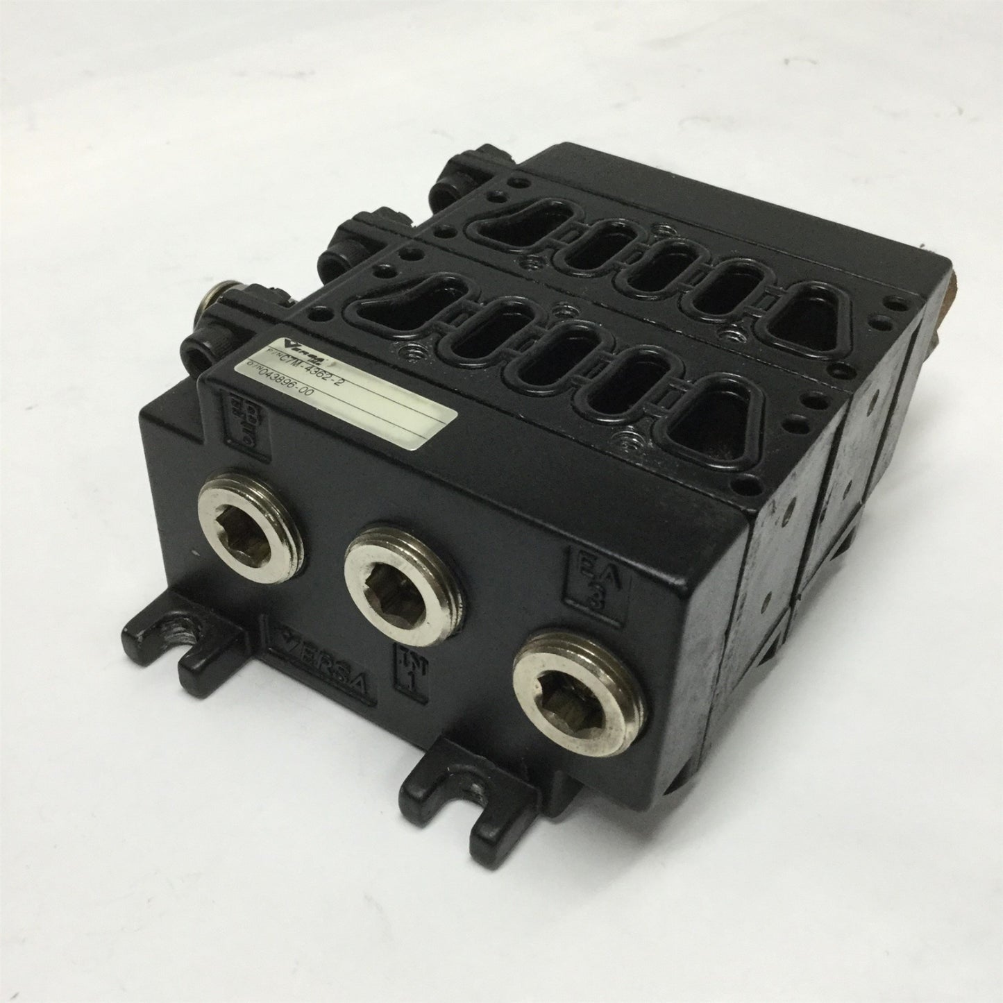 Used Versa C7M-4362-2 Stacking Valve Manifold Assembly, 2-Station, G1/4