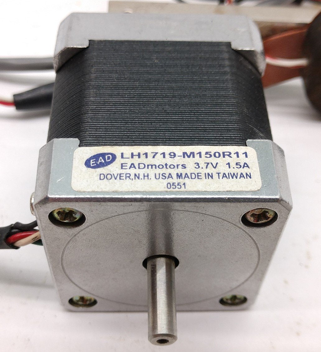 Used EAD LH1719-M150R11 Stepping Motor, Current: 3.7A, 1.8 Degrees/Step, Shaft: 5mm
