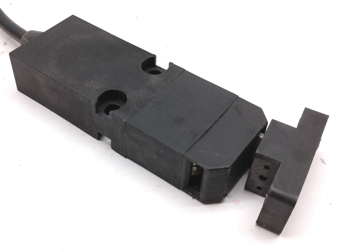 Used Schmersal ST 14 2Ö Break Safety Switch W/ Key, 2NC Contacts, Voltage: 250VAC