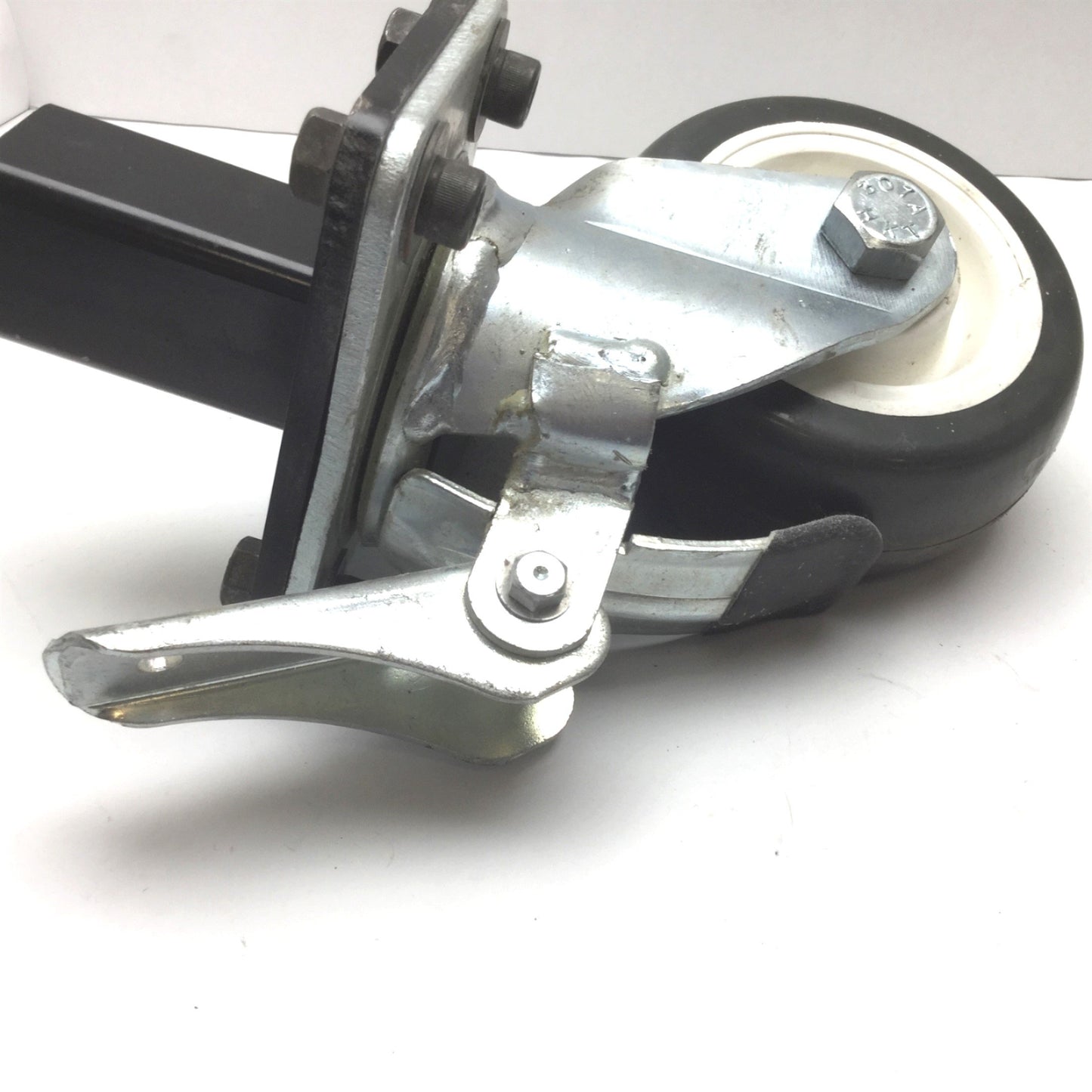 Used Caster, Wheel Dimensions: 6" Dia x 2.5" Wide, Plate Dimensions: 6.625" x 4.75"