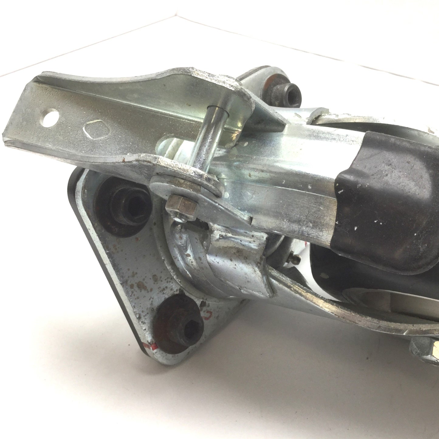 Used Caster, Wheel Dimensions: 6" Dia x 2.5" Wide, Plate Dimensions: 6.625" x 4.75"