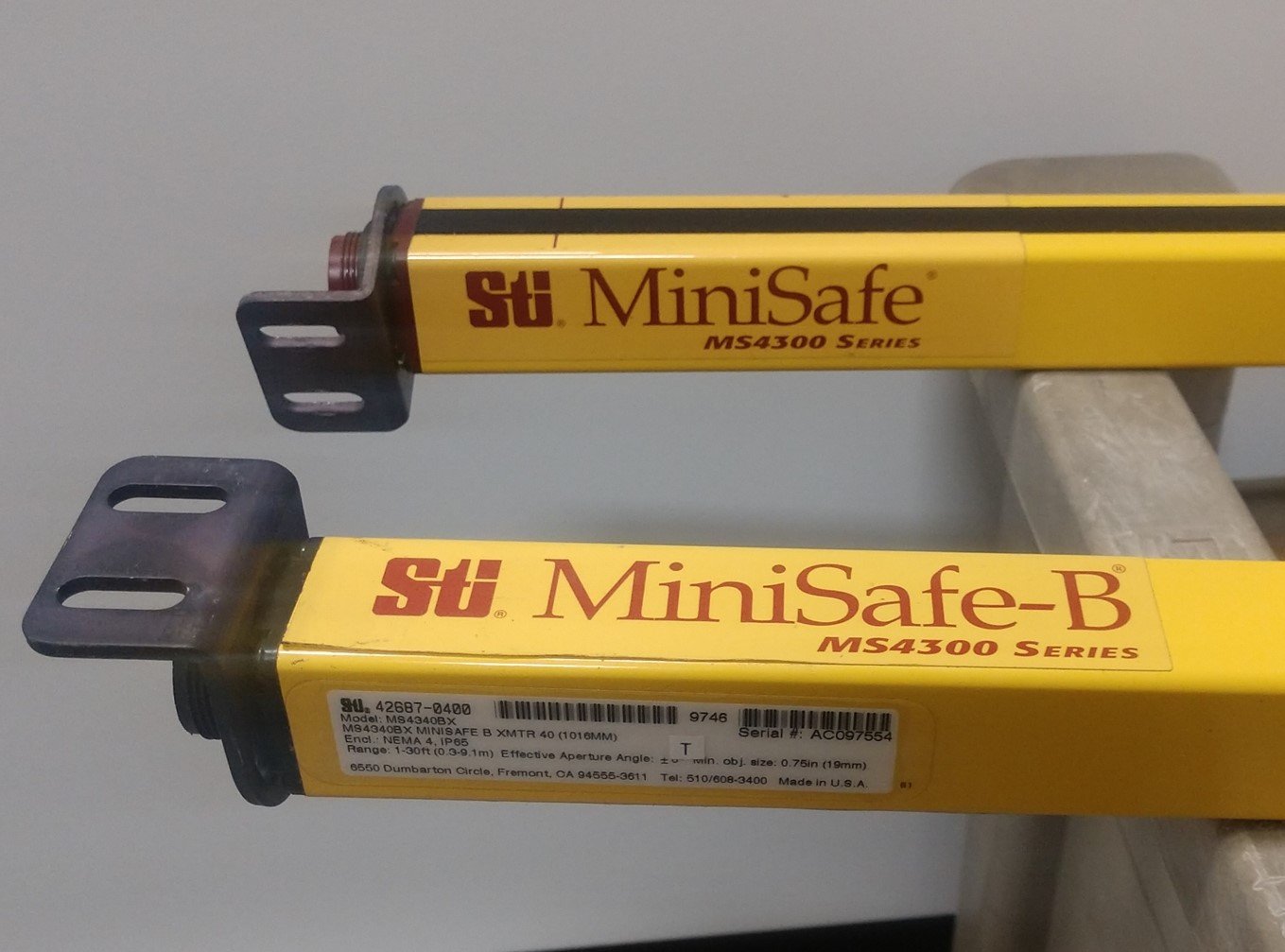Used STI MiniSafe Series Light Curtains, MS4300 MS4340BR RCVR 40 & MS4340BX XMTR 40