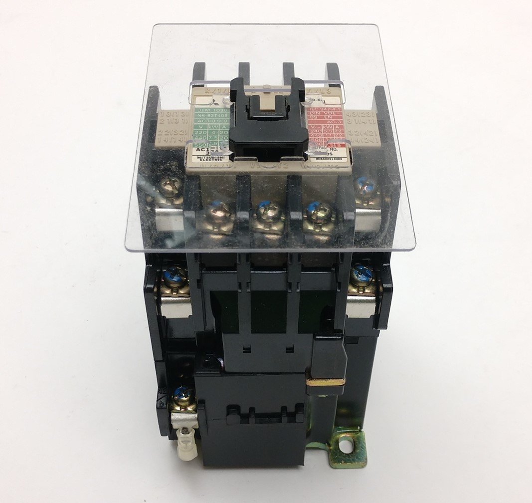 Used Mitsubishi SD-K21 Contactor, 3-Pole with 2x N/O & 2x N/C Auxiliary Contacts