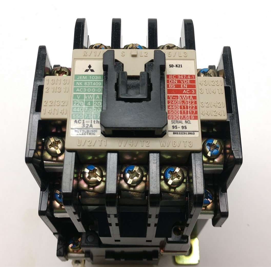 Used Mitsubishi SD-K21 Contactor, 3-Pole with 2x N/O & 2x N/C Auxiliary Contacts