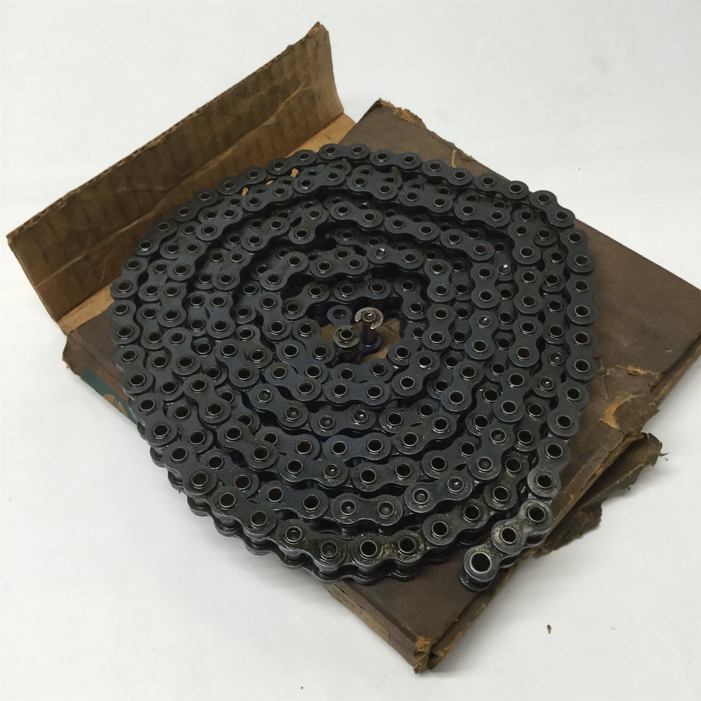 New – Open box Boston Gear 1048 40HP Roller Chain Single-Strand, 1/2" Pitch, 10 Foot Length