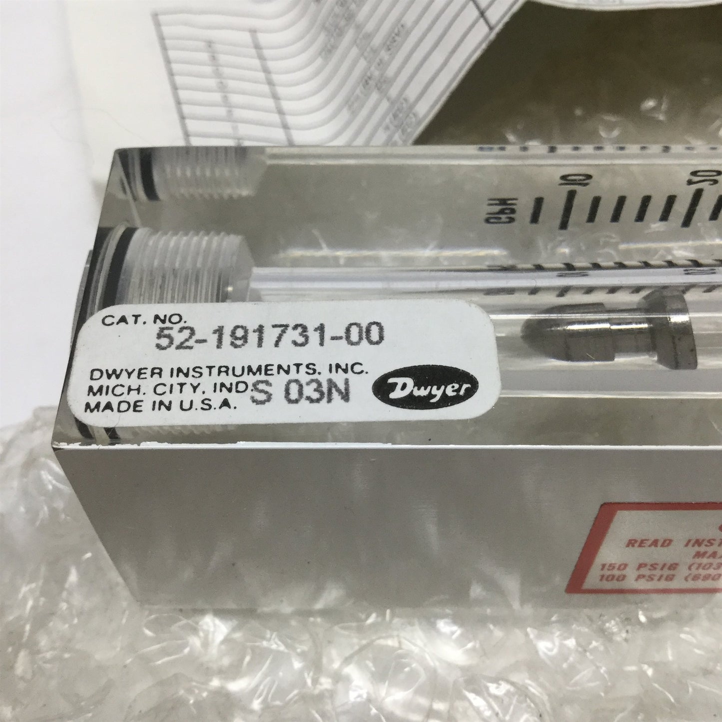 New – Open box Dwyer 52-191731-00 Visi-Float Flow Rotameter Gauge 8-40GPH Water, 3/8" NPT