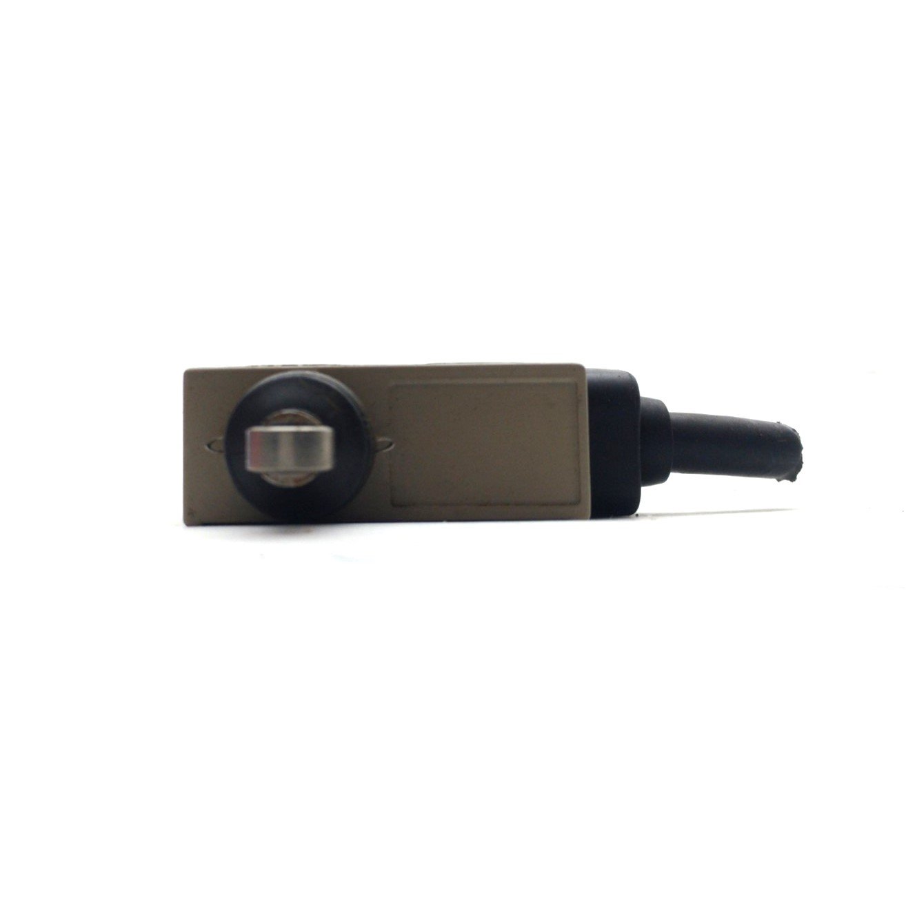 Used Omron ZC-N2255 Roller Plunger Limit Switch, SPDT, Momentary, 125VAC 10A 30VDC 6A