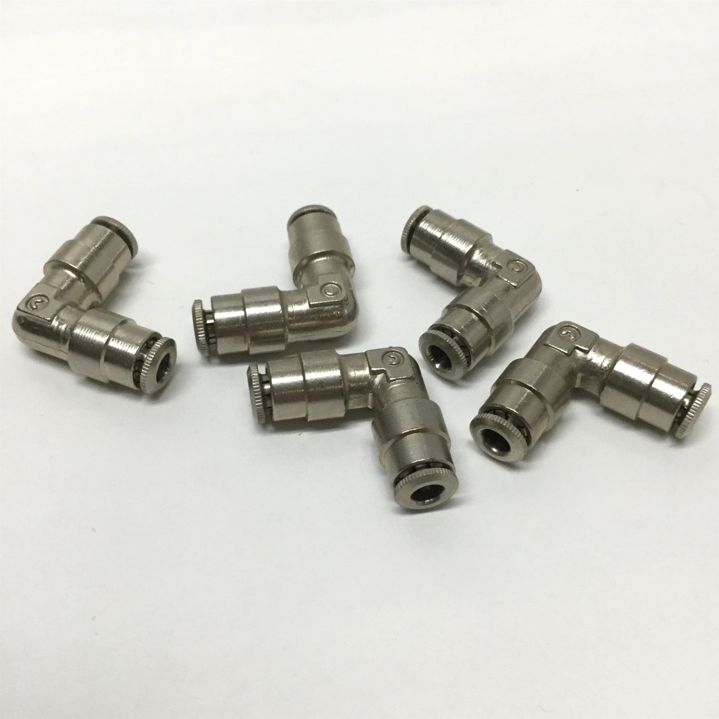 New – Open box Lot of 5 Weatherhead 1165X4M Brass Pneumatic Push-In Elbow Fitting 4MM Tube