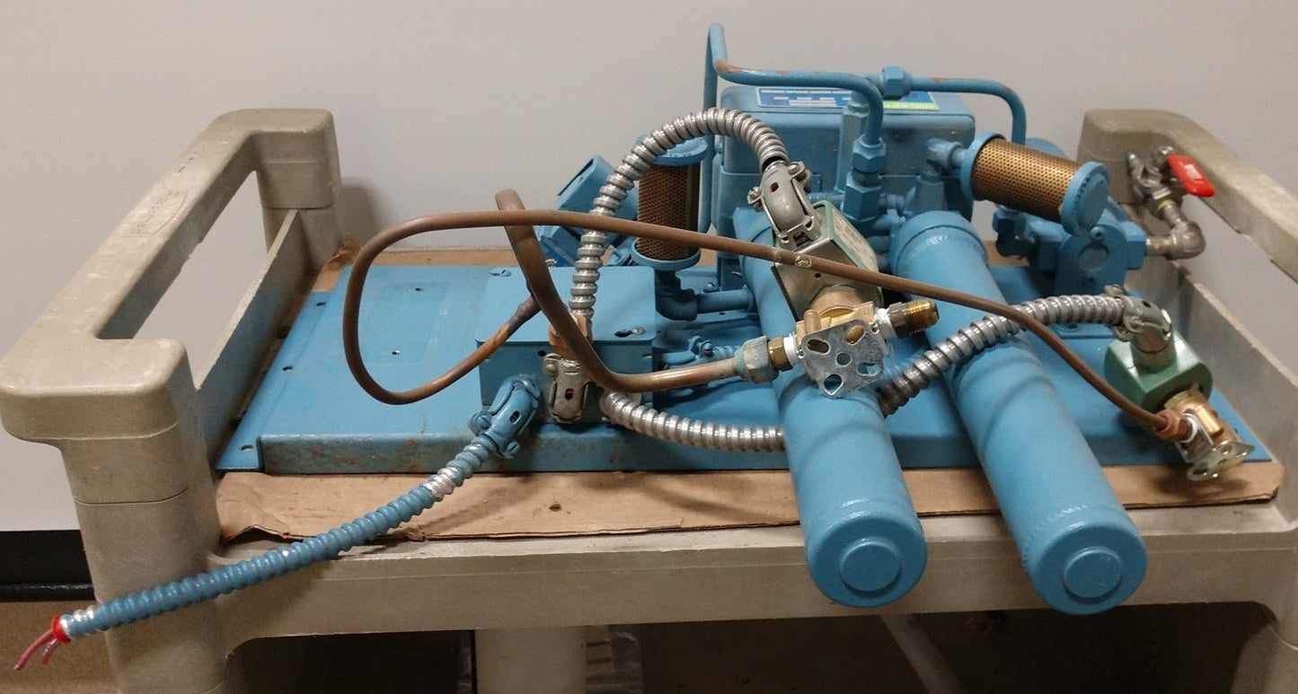 Used Dielectric DS2-AE-000 Dry-Pak Air Dryer 115V, 60Hz, 1Ph .2W, 100PSI, 6.8SCFM DEL