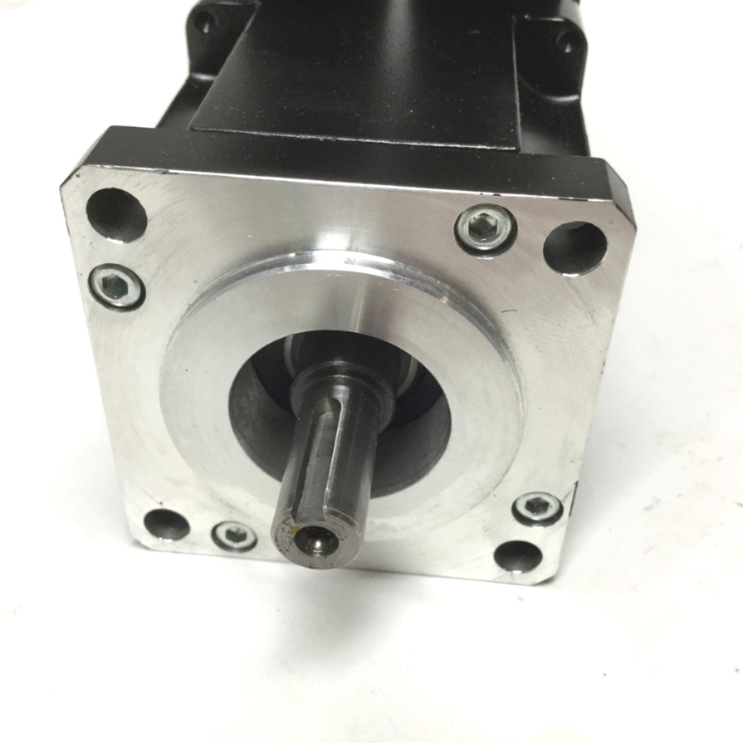 Used Allen Bradley MPL-A1510V-VJ42AA Kinetix AC Servo Motor, 230V 3-Phase, 8000RPM