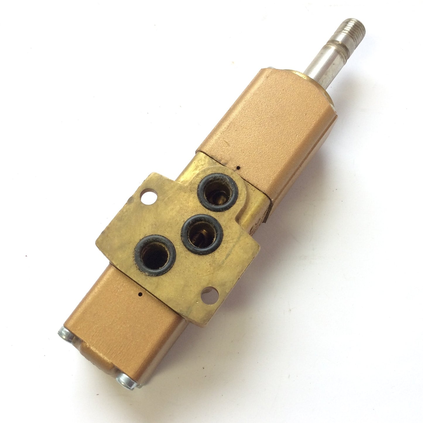 New – Open box Versa VSG-3331-3TC-120V60 Pneumatic Solenoid Valve 40-175 PSI 3-Way, 120VAC 60Hz