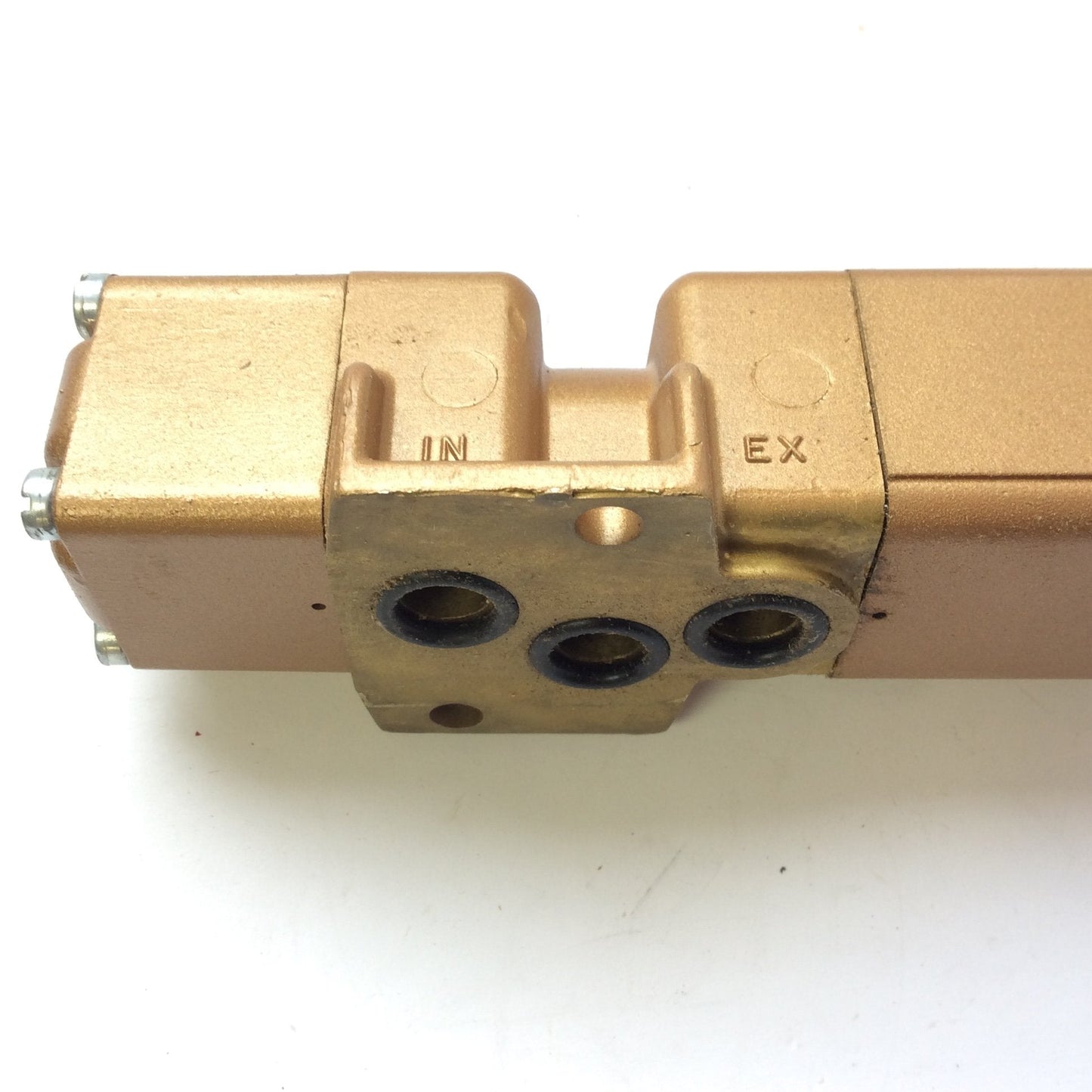 New – Open box Versa VSG-3331-3TC-120V60 Pneumatic Solenoid Valve 40-175 PSI 3-Way, 120VAC 60Hz