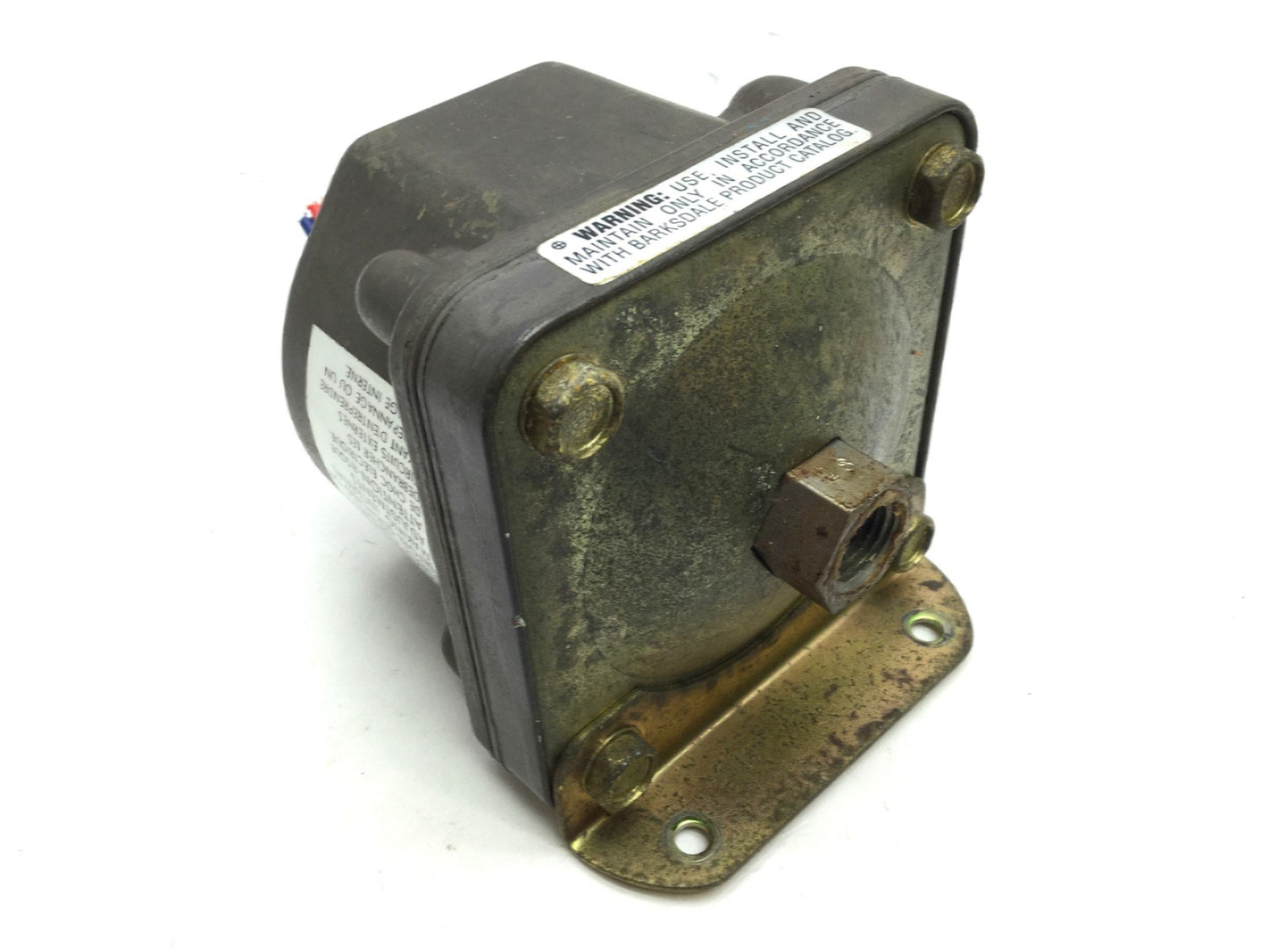 Used Barksdale D1H-H18SS Pressure/Vacuum Actuated Diaphragm Switch .4-18 PSI 480VAC