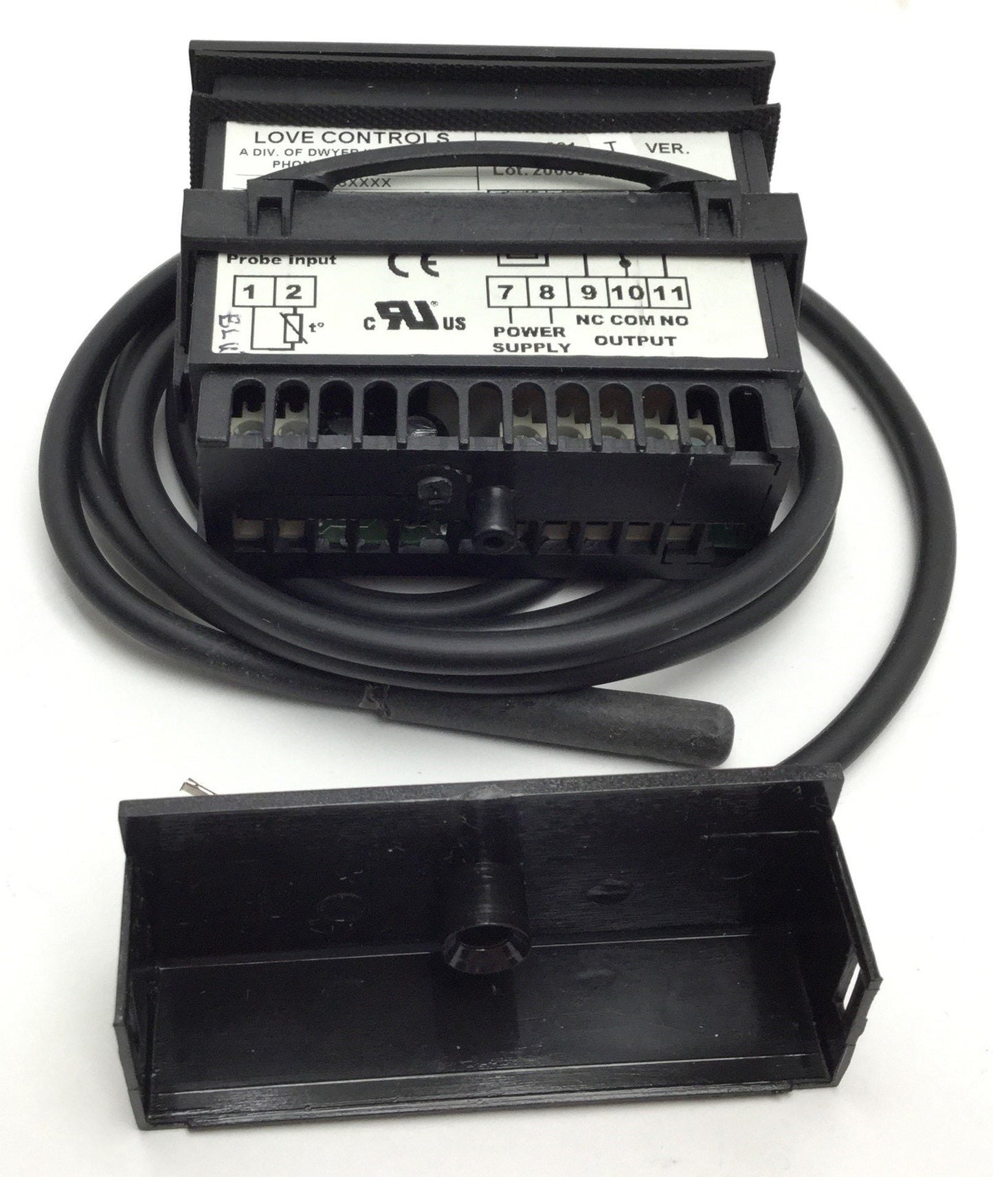 Used Love Controls TS-83021 Digital Temperature Switch, Out: 8A SPDT, Supply: 230VAC