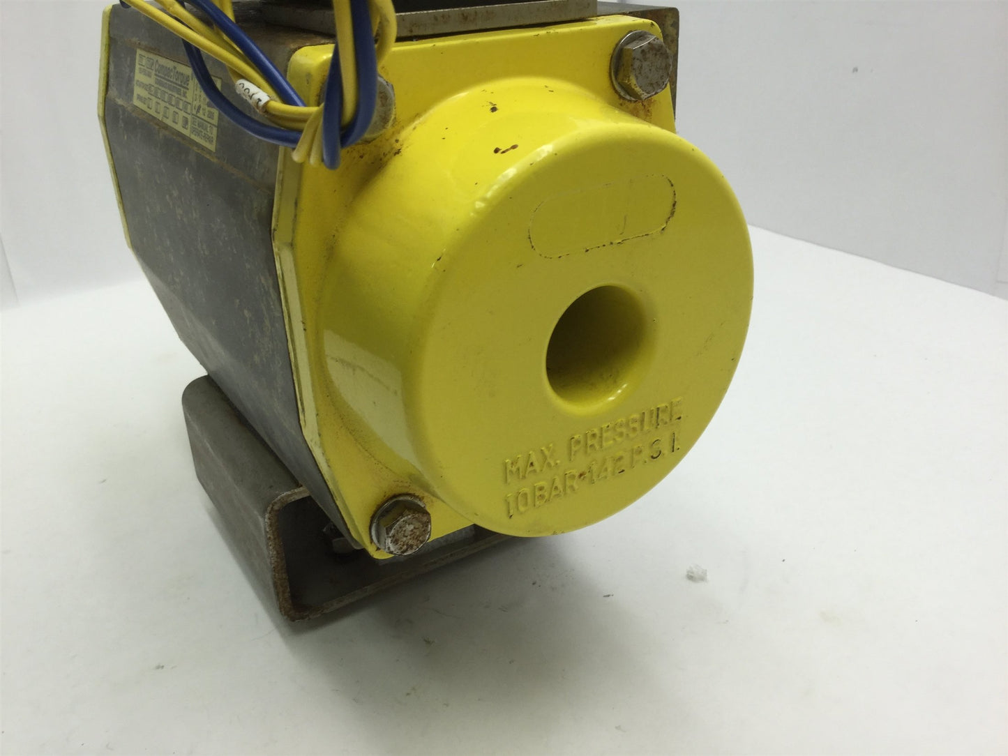 Used Conbraco CompacTorque CTS-60 Pneumatic Rotary Actuator Spring Return 120psi