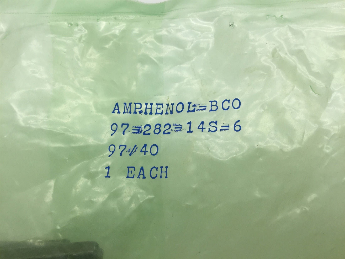 New Lot of 4 Amphenol Industrial 97-282-14S-6 Shell Connector Housing 6-Pin Female