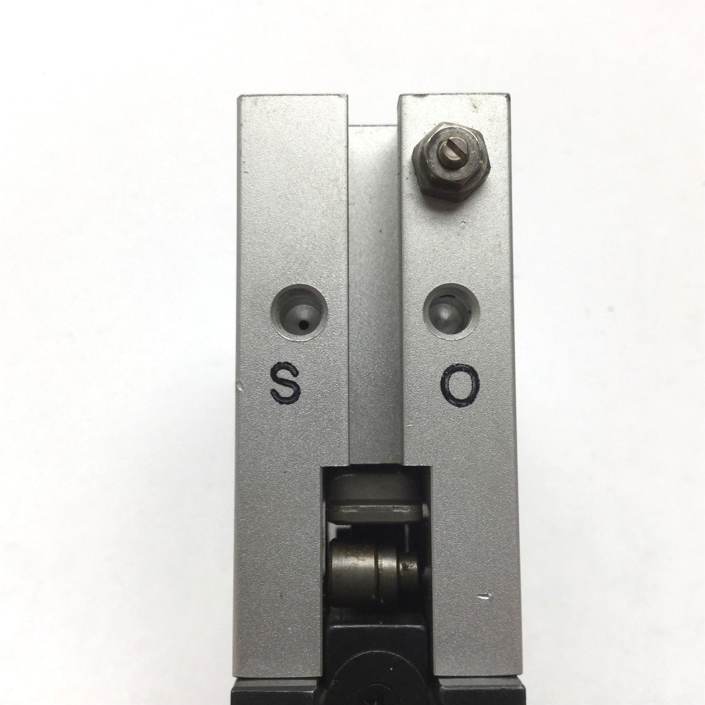 Used SMC MHQ2-20D1 Pneumatic Parallel Gripper, Bore: 20mm, Stroke: 10mm, M5 x 0.8