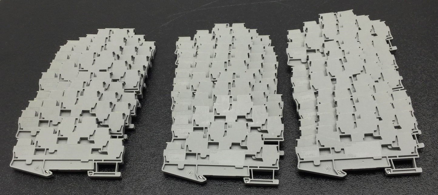Used Lot of 30 Wago Typ ST 2,5-3PE IEC 60947-7-2 DIN Rail Mount Terminal Blocks