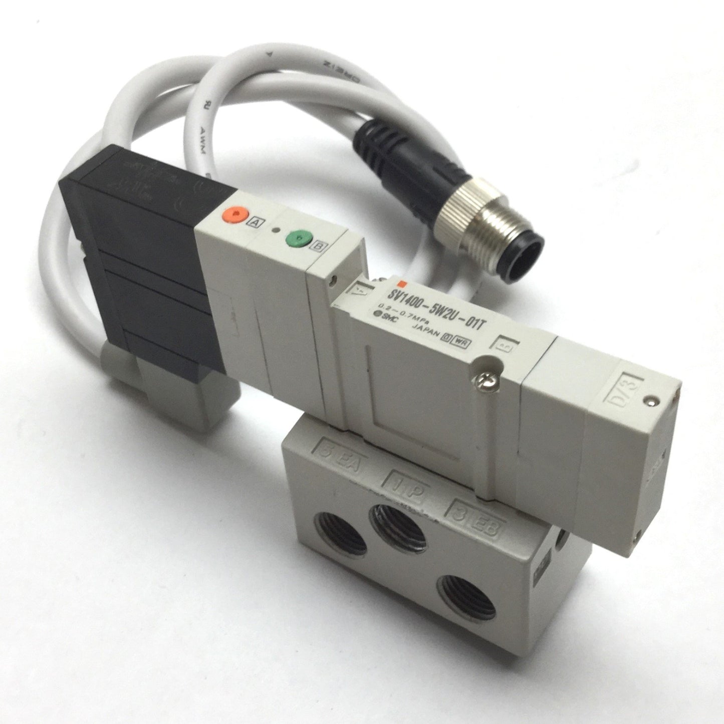 Used SMC SV1400-5W2U-01T Solenoid Valve 3-Position 5-Port, 24VDC, 0.2-0.7MPa, 1/8"NPT