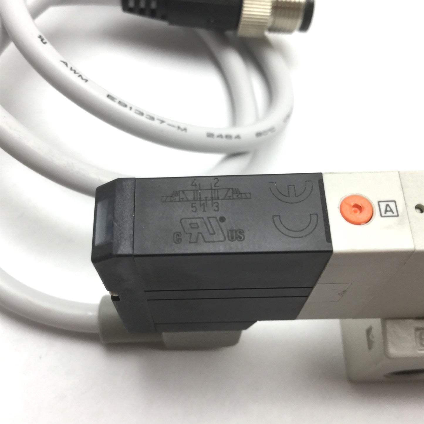 Used SMC SV1400-5W2U-01T Solenoid Valve 3-Position 5-Port, 24VDC, 0.2-0.7MPa, 1/8"NPT