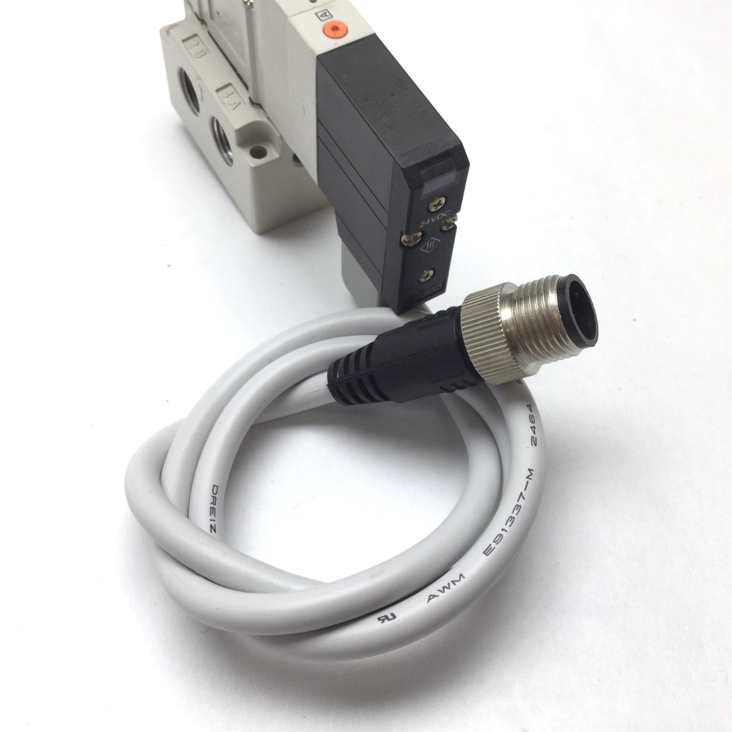 Used SMC SV1400-5W2U-01T Solenoid Valve 3-Position 5-Port, 24VDC, 0.2-0.7MPa, 1/8"NPT