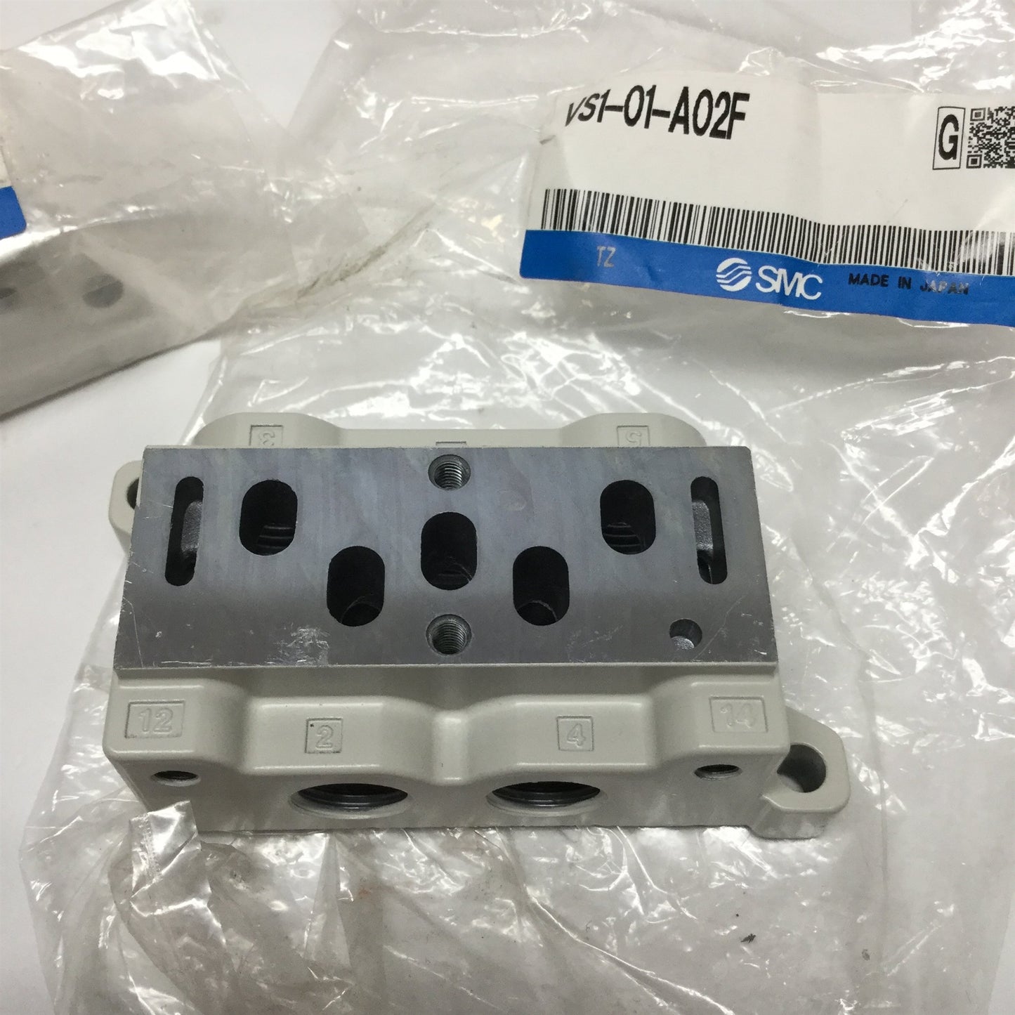 New Lot of 2 SMC VS1-01-A02F Solenoid Valve Subplate Bases EVS1 G1/4