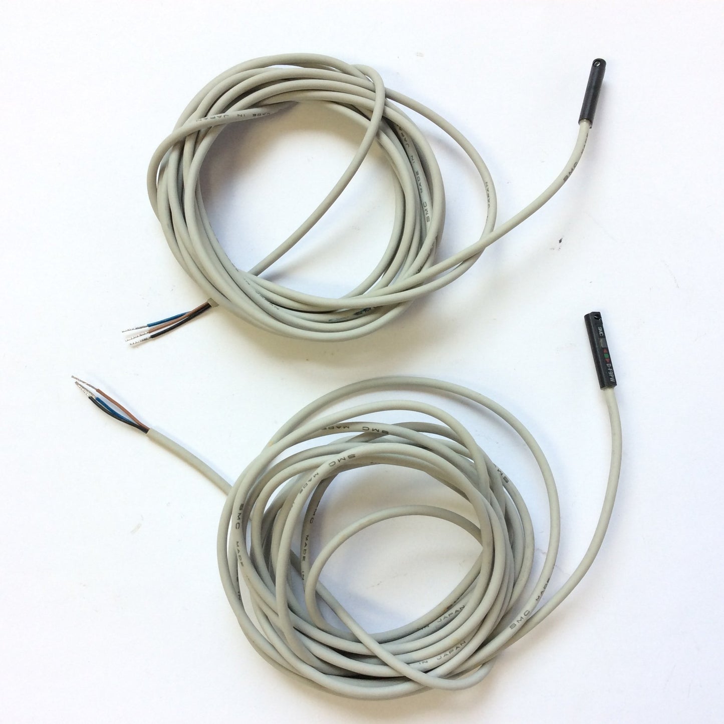 New Lot of 2 SMC D-F9PW Solid State Auto Switches, 5-24VDC, PNP, 3-Wire Flying Leads