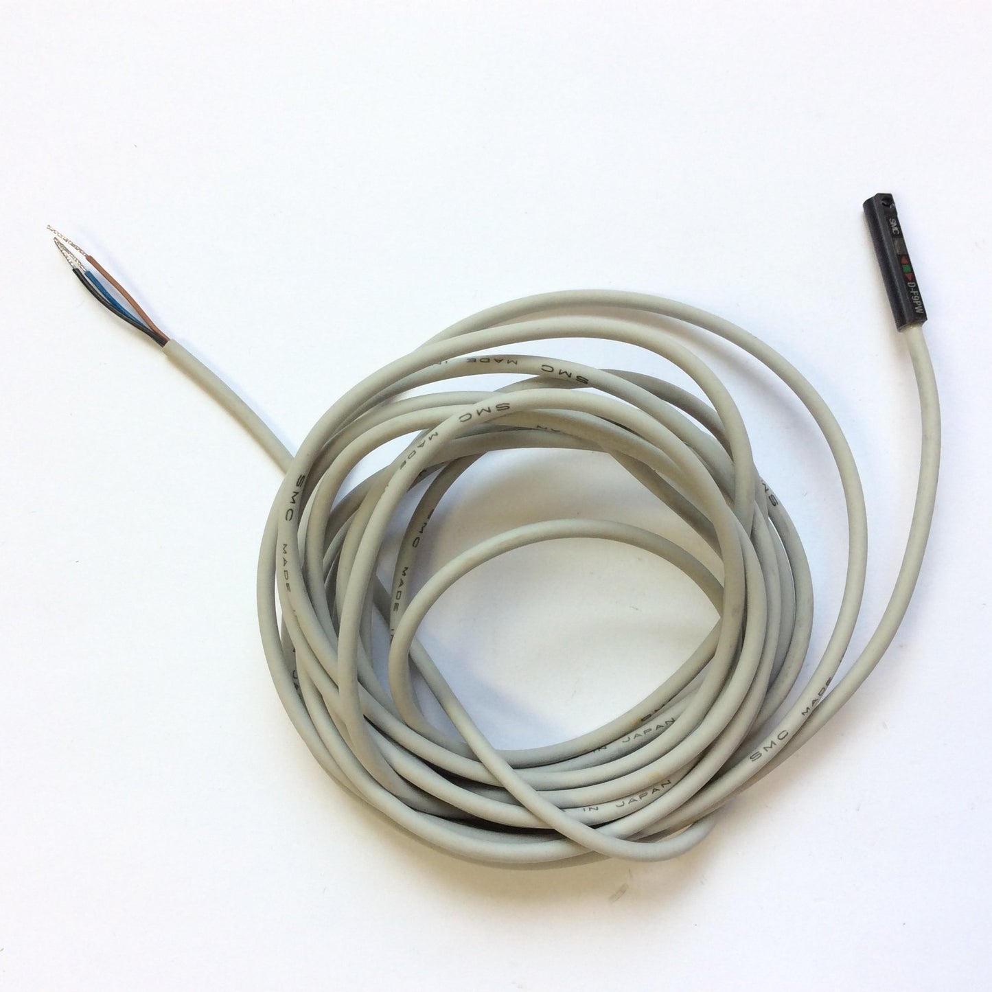 New Lot of 2 SMC D-F9PW Solid State Auto Switches, 5-24VDC, PNP, 3-Wire Flying Leads