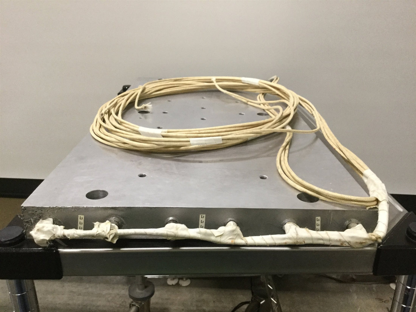 Used Heating Plate Voltage: 240V, Power: 7800W, Dimensions: 28.125" x 14.0625" x 1.5"