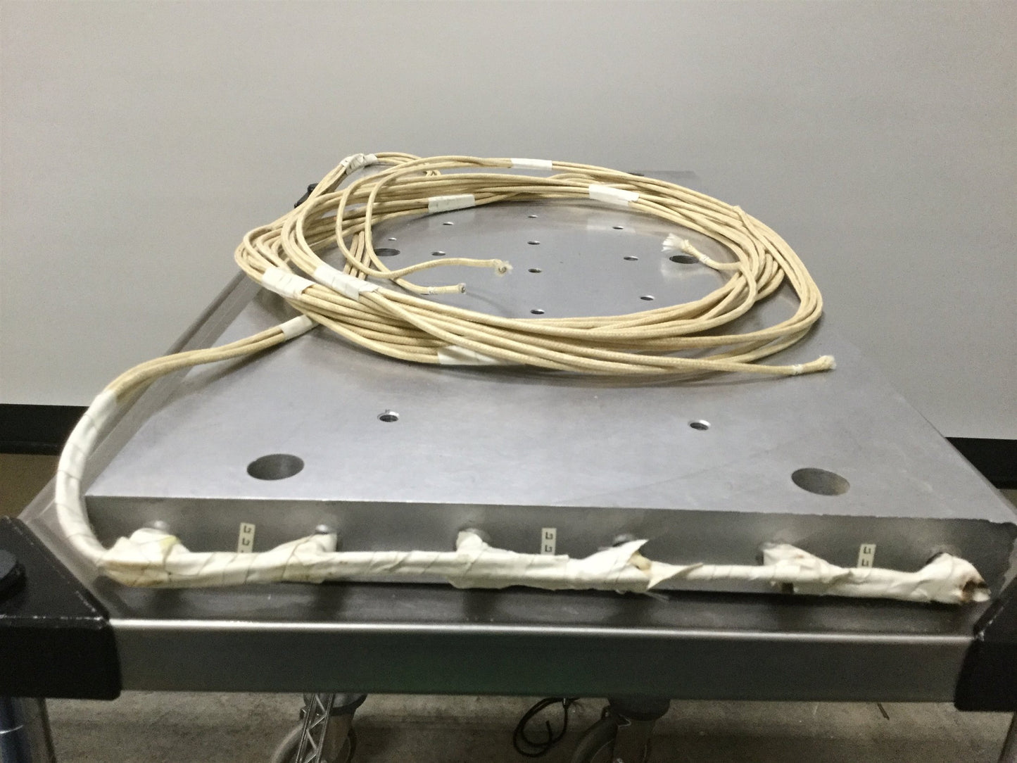 Used Heating Plate Voltage: 240V, Power: 7800W, Dimensions: 28.125" x 14.0625" x 1.5"