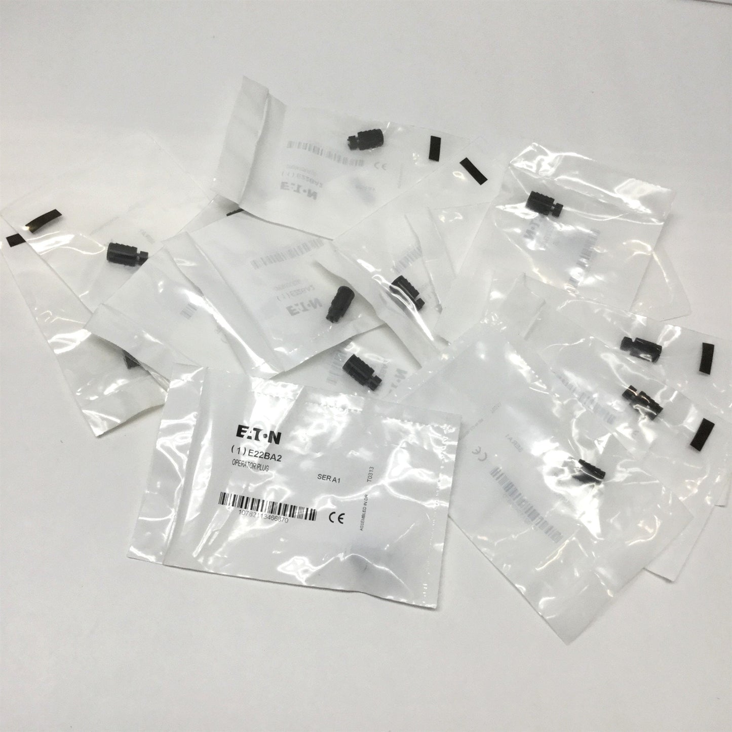 New Lot of 14 Eaton E22BA2 Pushbutton Switch Operator Adapter Plug Actuator 22.5mm