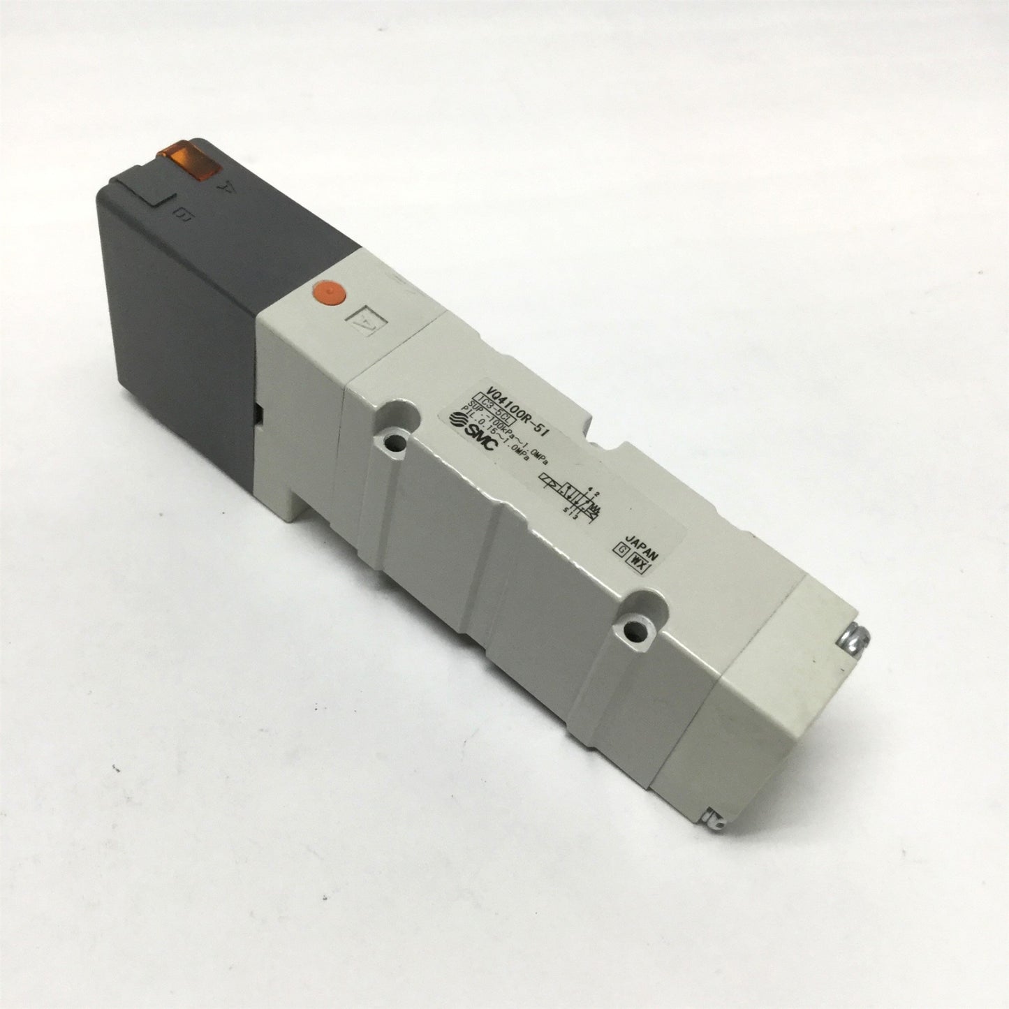 Used SMC VQ4100R-51 Solenoid Control Valve, 5-Port, 2-Position, Base Mount, 24VDC