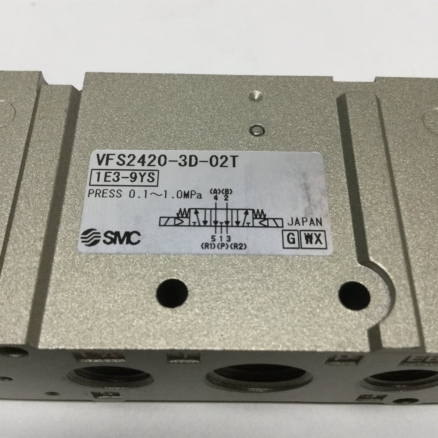 For parts or not working SMC VFS2420-3D-02T Double Solenoid Valve 5-Port 3-Pos, 120VAC *Missing Coil*