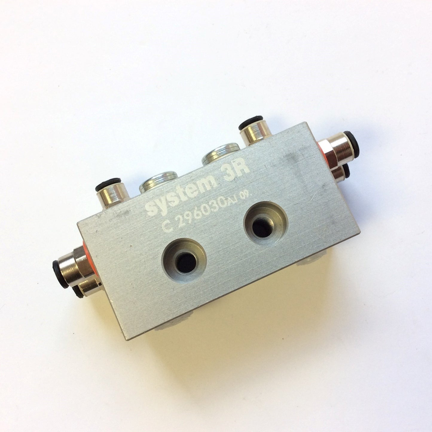 Used System 3R C296030 AJ09 Aluminum Connection Block PHP / PHPA, 80x40x39mm