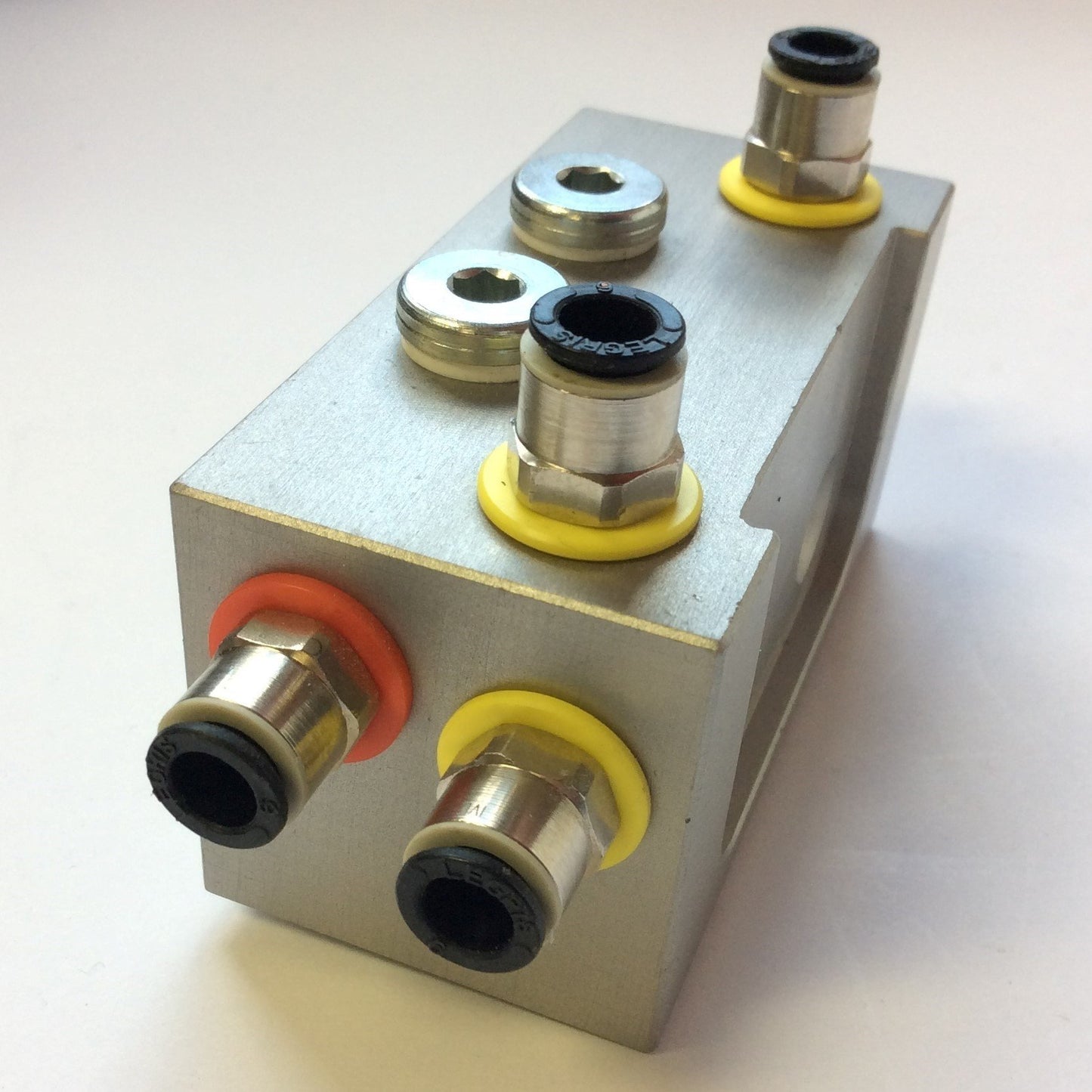 Used System 3R C296030 AJ09 Aluminum Connection Block PHP / PHPA, 80x40x39mm