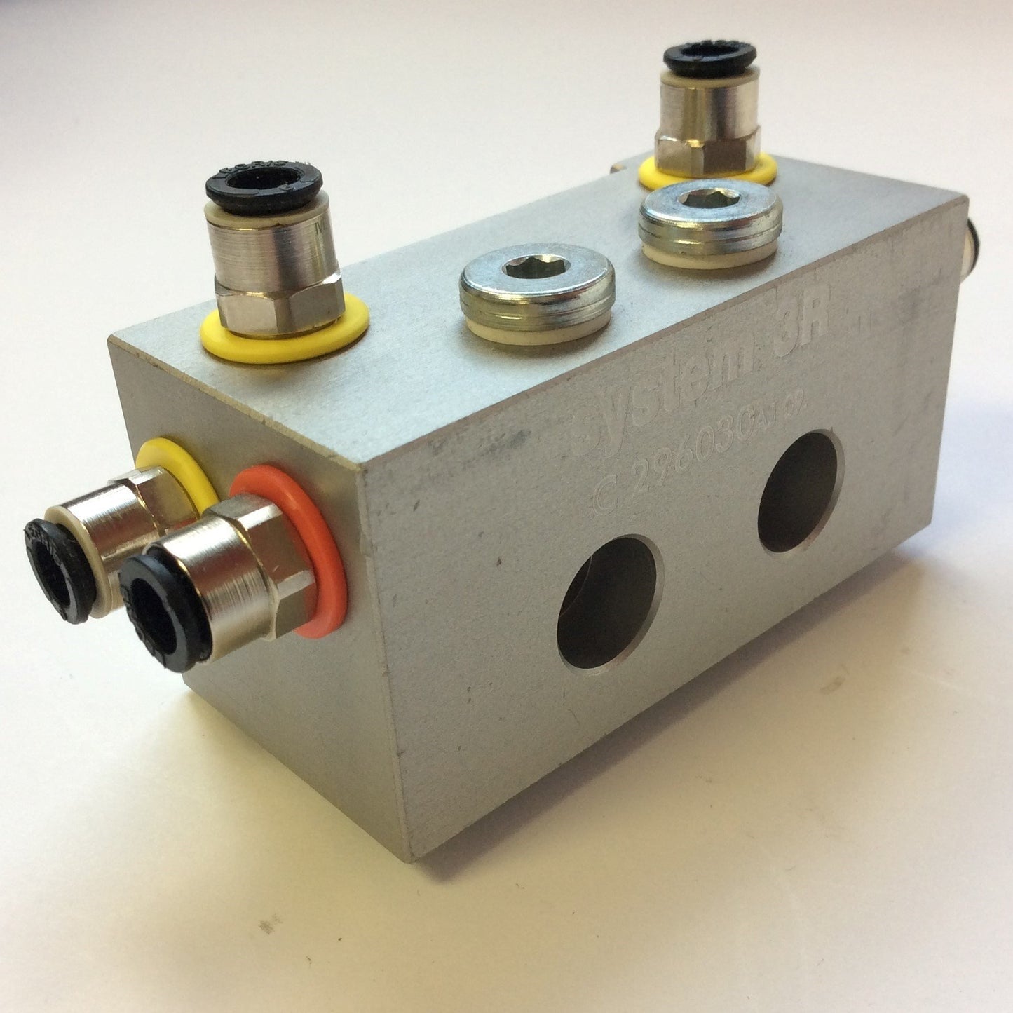 Used System 3R C296030 AJ09 Aluminum Connection Block PHP / PHPA, 80x40x39mm