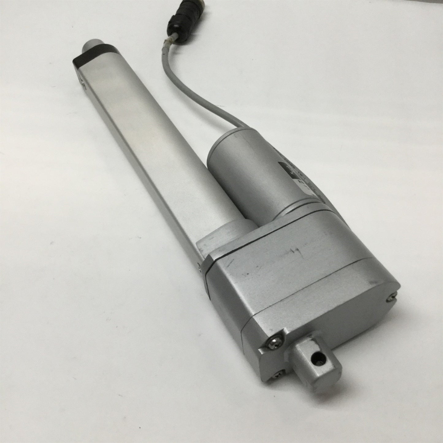 Used Midwest Motion MMP LA3-24V-40-A-150-P Linear Actuator 24VDC, 6" Stroke, .25"/sec