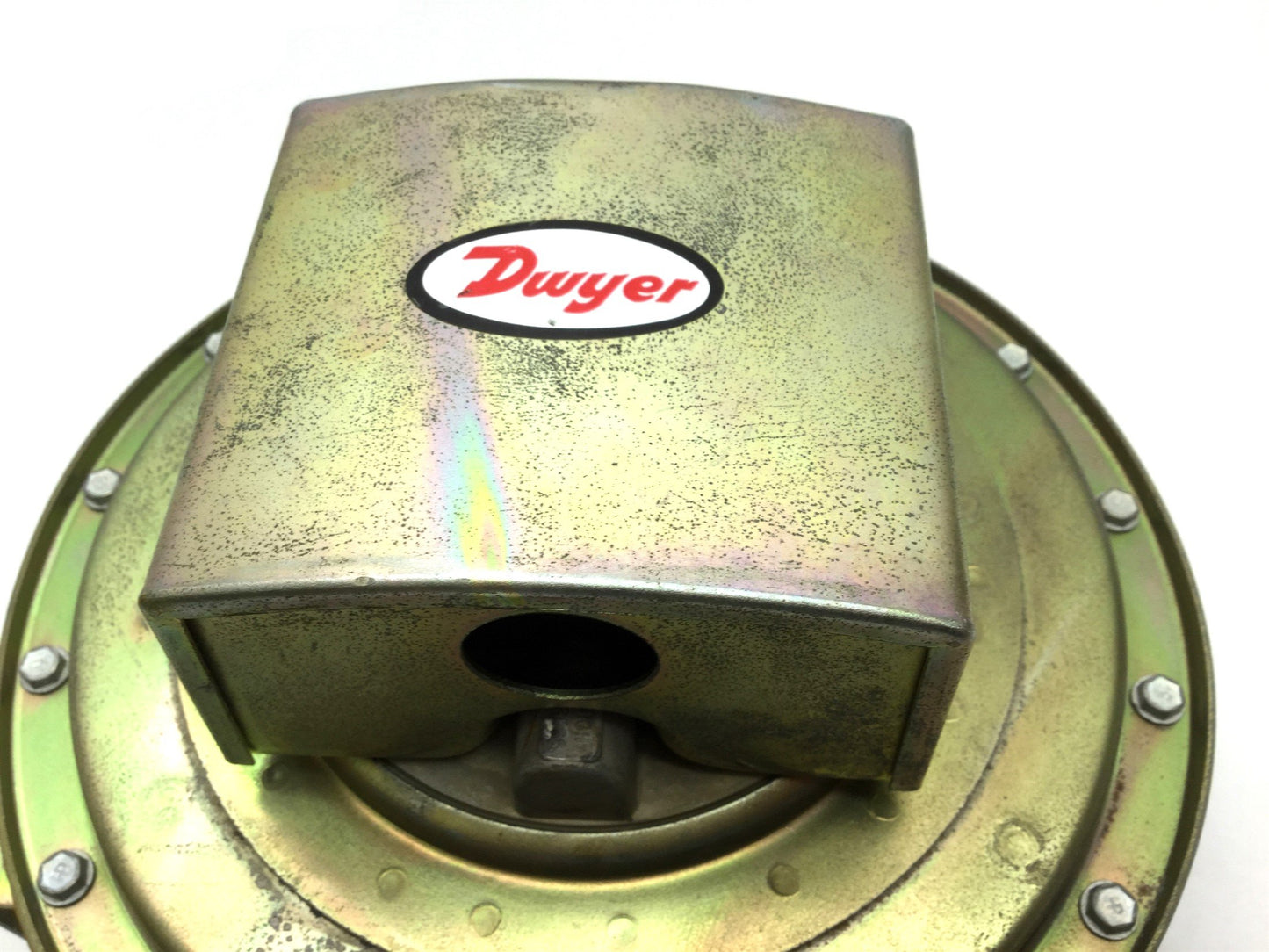 Used Dwyer 1640-2 Differential Pressure Null Switch 1-4" of Water Diaphragm Vertical