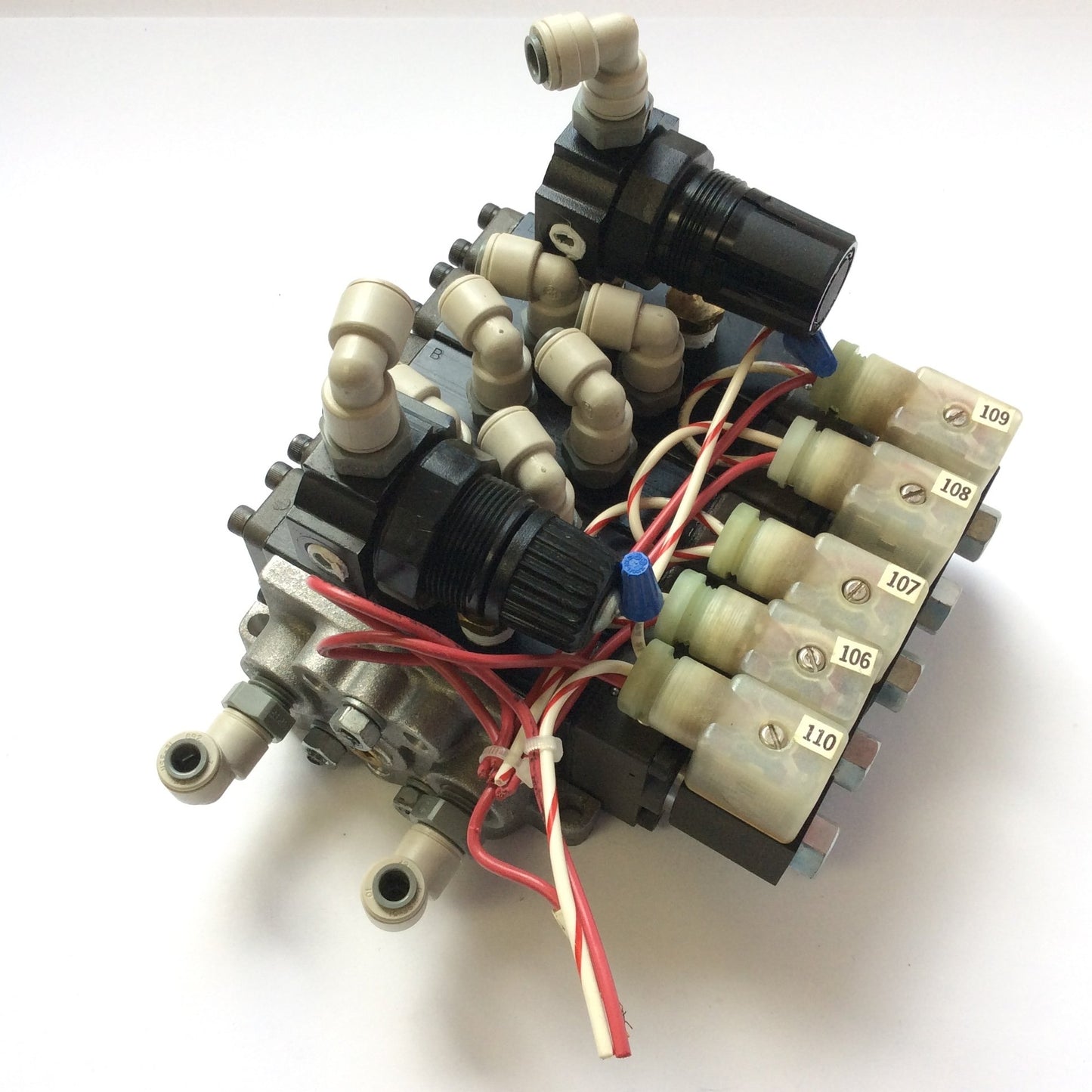Used ISI Fluid Power 375-02C-009-68C WT Pneumatic Valve 2-Position Coil Voltage 24VDC