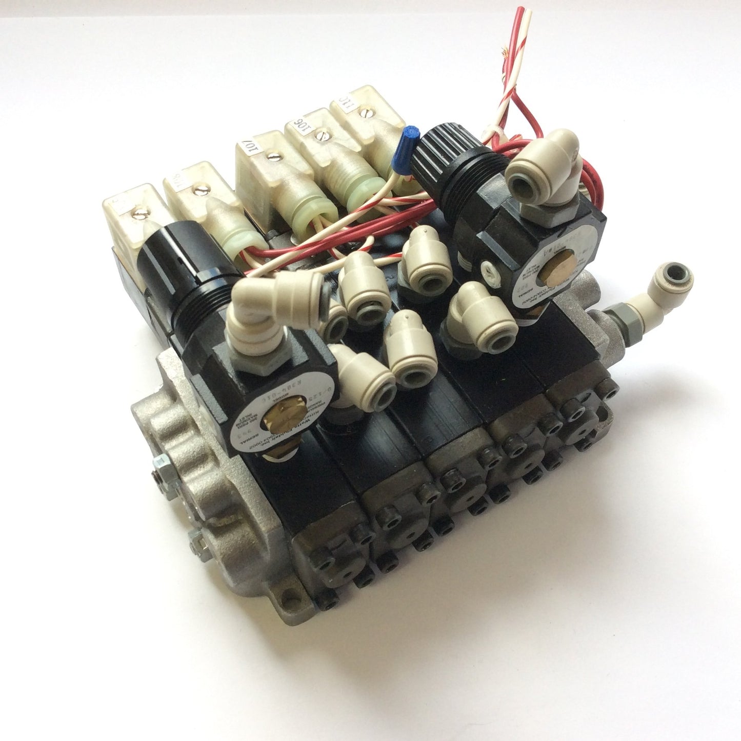 Used ISI Fluid Power 375-02C-009-68C WT Pneumatic Valve 2-Position Coil Voltage 24VDC