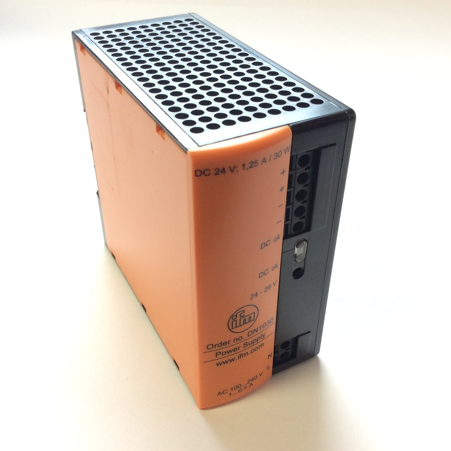 Used IFM DN1030 Switched-Mode Power Supply Input 100-240VAC Output 24VDC Missing Clip