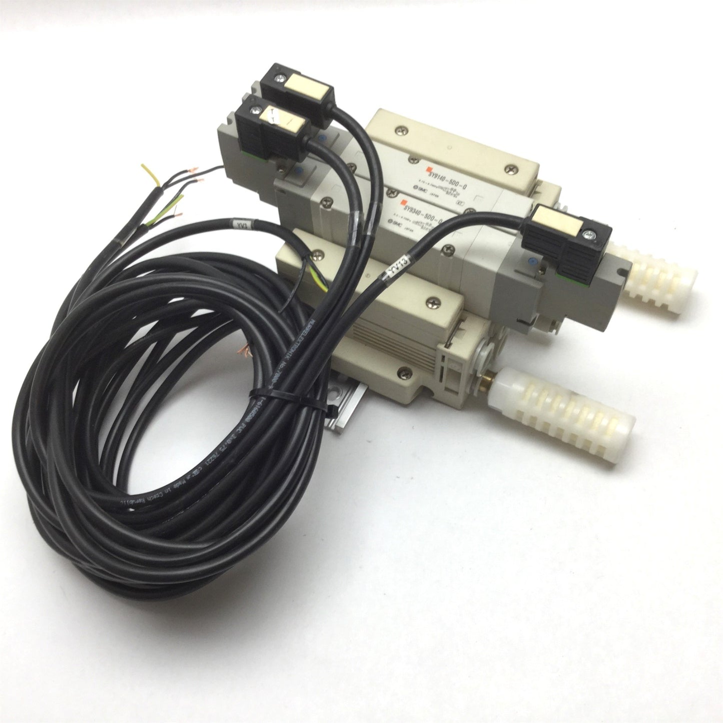 Used Lot of 2 SMC Pneumatic Solenoid Valve 1x SY9340-5DO-Q 1x SY9140-5DO-Q 24VDC