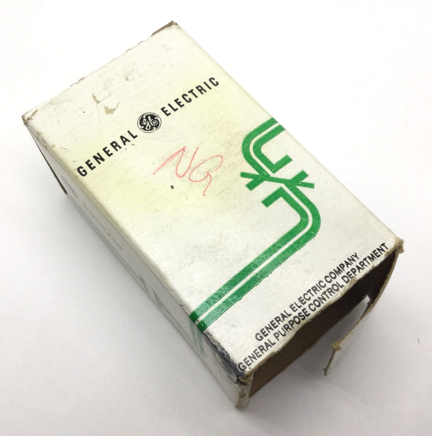 Used In Box General Electric Heavy-Duty Oil Tight 2-Pos, Momentary Selection Switch