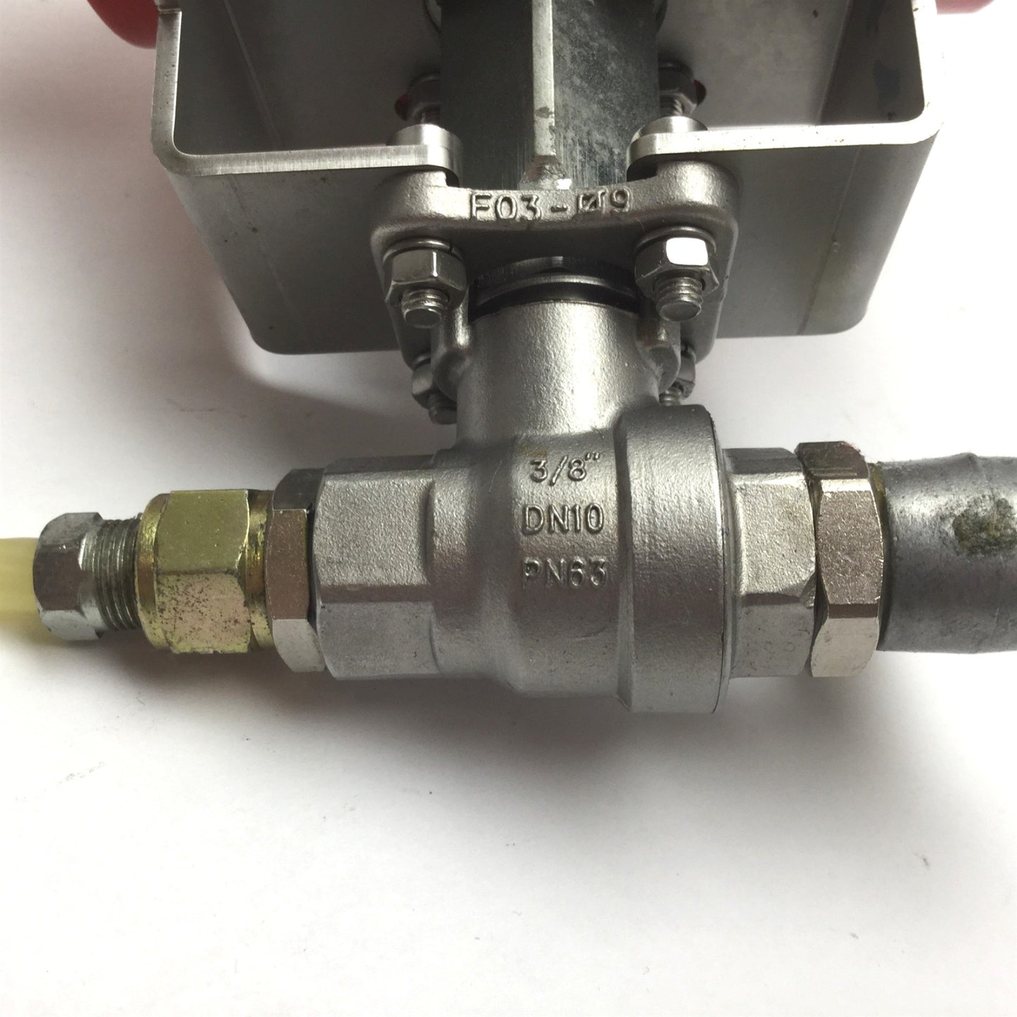 Used Prisma P00 Pneumatic Actuator Valve, Actuator Ports: 1/4" BSP, Valve Size: 3/8"