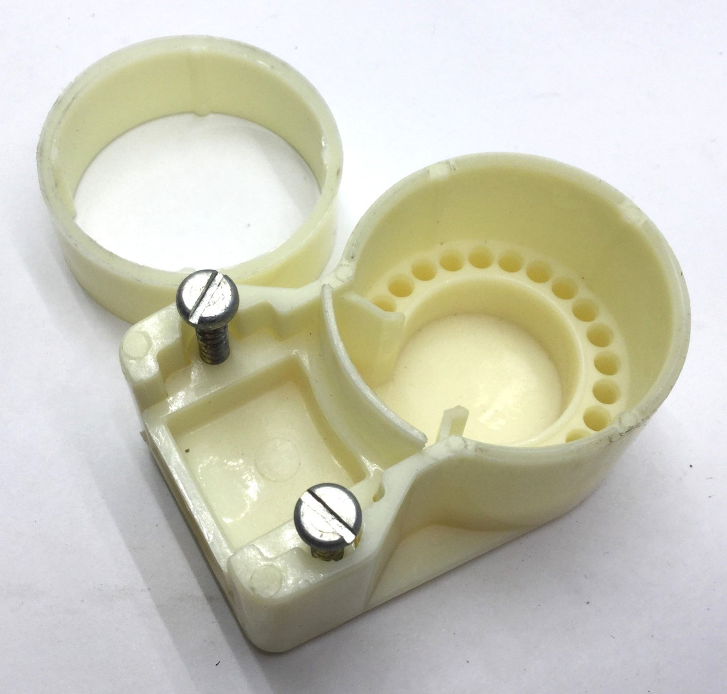 Used Lot of 3 Bryant 70203-ANA Nylon Angle Locking Connector Adapter Plugs