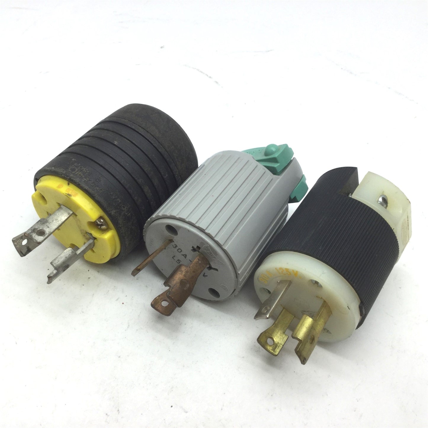 Used Lot of 3 Twist-Lock Turn & Pull Plugs Male 30A 125VAC Eagle Pass Seymour Hubbell